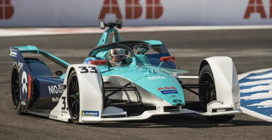 新f1空气桨电动赛车_探索电动汽车在赛车中的应用_赛车实验